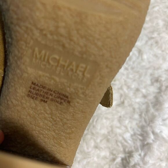 MICHAEL Michael Kors Chestnut leather Suede Sherpa Cuff Laceup  Heel Boots SZ9M - Picture 9 of 10
